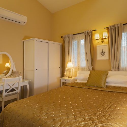 ΔΙΚΛΙΝΟ ΔΩΜΑΤΙΟ ΜΕ ΜΠΑΛΚΟΝΙ