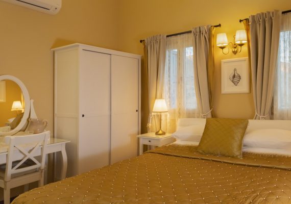 ΔΙΚΛΙΝΟ ΔΩΜΑΤΙΟ ΜΕ ΜΠΑΛΚΟΝΙ